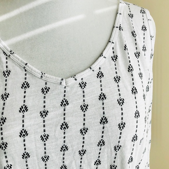 Torrid Print Tank - Picture 6 of 8